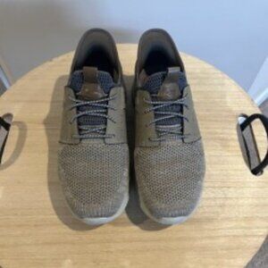 Men's Size 10 Sketchers Slip-ins